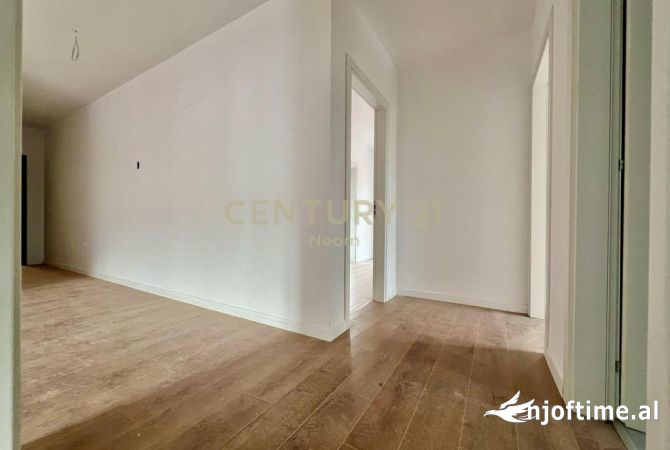 Shtepi ne shitje Apartament ne Tirane, 2+1, Mobilimi Bosh, pa mobiluar, Pagesa 300,000  Euro.