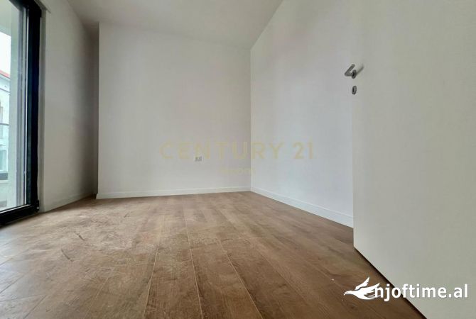 Shtepi ne shitje Apartament ne Tirane, 2+1, Mobilimi Bosh, pa mobiluar, Pagesa 300,000  Euro.