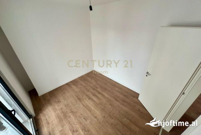 Shtepi ne shitje Apartament ne Tirane, 2+1, Mobilimi Bosh, pa mobiluar, Pagesa 300,000  Euro.