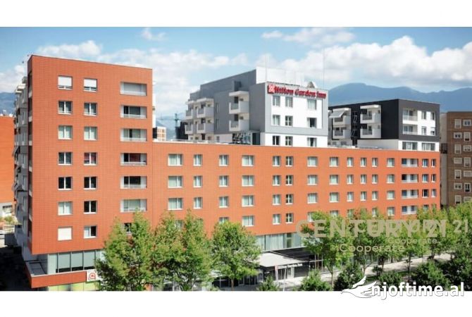 Ambiente Commerciale in Affitto 3+1 a Tirana - 1,400 Euro