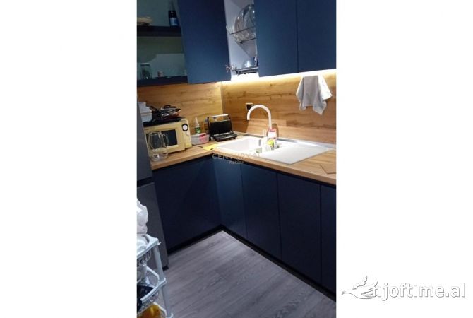 Shtepi ne shitje Apartament ne Tirane, 2+1, Mobilimi E mobiluar, Pagesa 195,000  Euro.