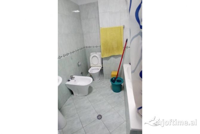 Shtepi ne shitje Apartament ne Tirane, 2+1, Mobilimi E mobiluar, Pagesa 195,000  Euro.