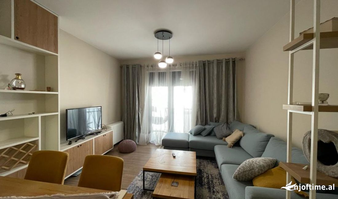 Shtepi ne shitje Apartament ne Tirane, 2+1, Mobilimi E mobiluar, Pagesa 250,000  Euro.