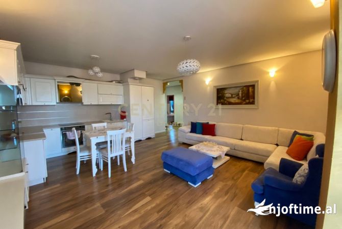 Shtepi ne shitje Apartament ne Tirane, 2+1, Mobilimi E mobiluar, Pagesa 220,000  Euro.