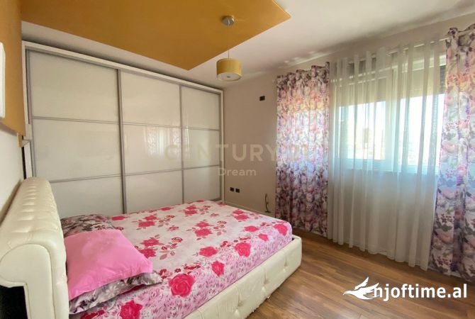 Shtepi ne shitje Apartament ne Tirane, 2+1, Mobilimi E mobiluar, Pagesa 220,000  Euro.