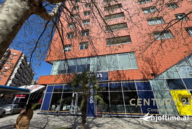 JAPIM ME QIRA AMBIENT KOMERCIAL PRANE HOTEL HILTON.