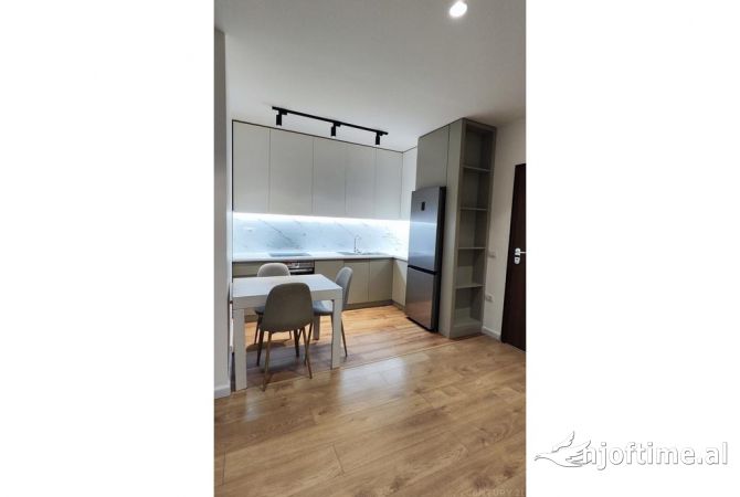 Shtepi ne shitje Apartament ne Tirane, 1+1, Mobilimi E mobiluar, Pagesa 260,000  Euro.