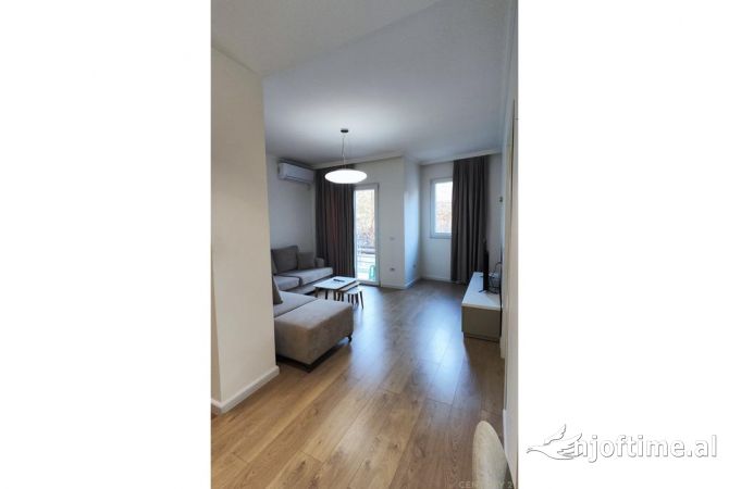 Shtepi ne shitje Apartament ne Tirane, 1+1, Mobilimi E mobiluar, Pagesa 260,000  Euro.