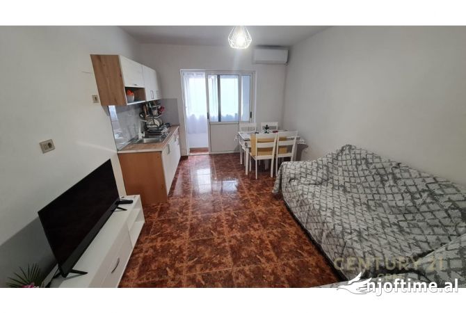NE ZONEN E VASIL SHANTOS JAPIM APARTAMENT 2+1 ME QIRA