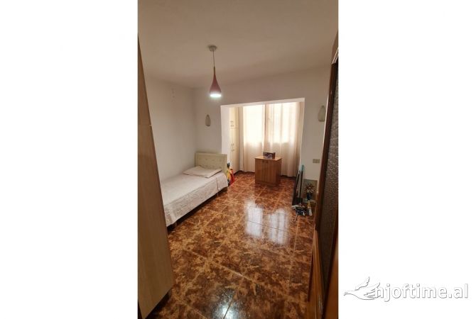 Shtepi me qera Apartament ne Tirane, 2+1, Mobilimi E mobiluar, Pagesa 500  Euro.