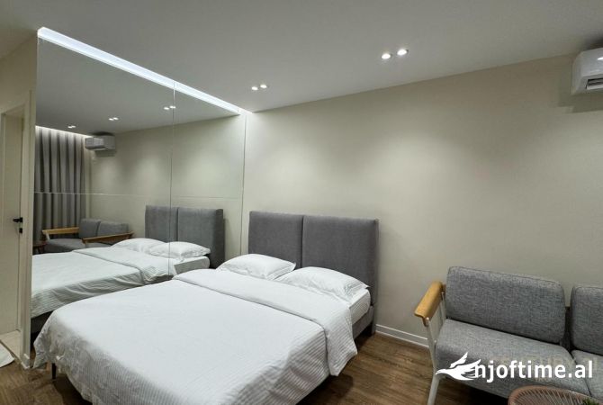 Shtepi ne shitje Apartament ne Tirane, 1+1, Mobilimi E mobiluar, Pagesa 184,000  Euro.