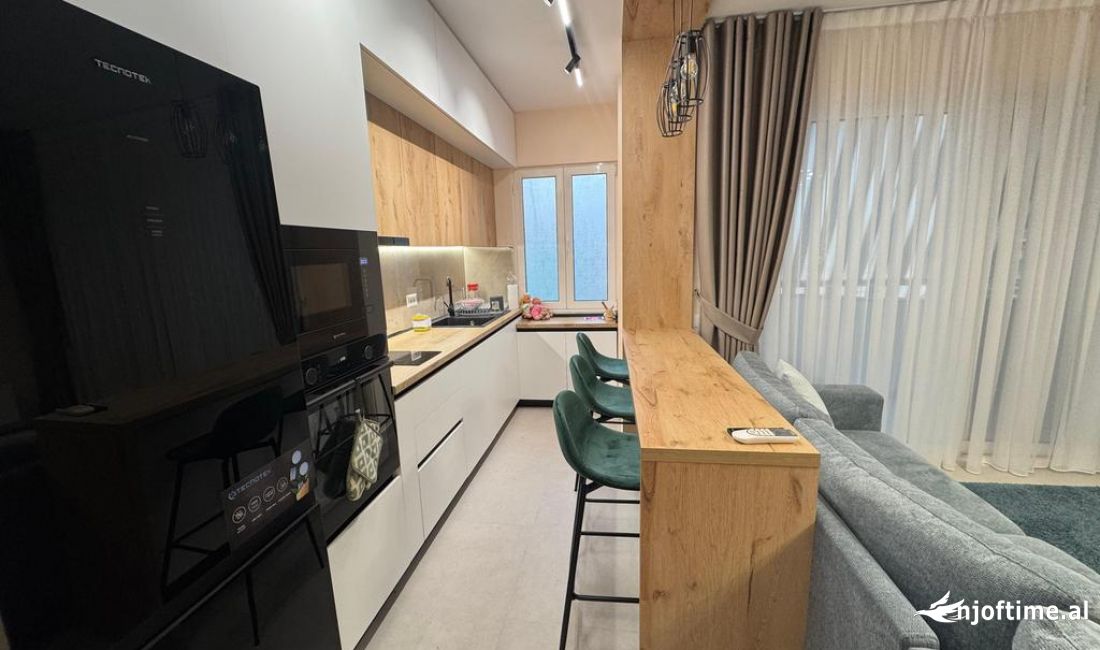 Shtepi ne shitje Apartament ne Tirane, 1+1, Mobilimi E mobiluar, Pagesa 195,000  Euro.
