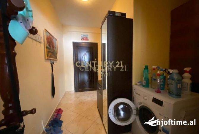 SHESIM APARTAMENT 2+1+2 PRANE RRUGES IRFAN TOMINI