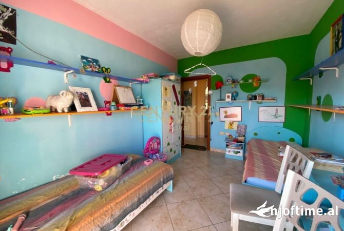 Shtepi ne shitje Apartament ne Tirane, 2+1, Mobilimi E mobiluar, Pagesa 165,000  Euro.