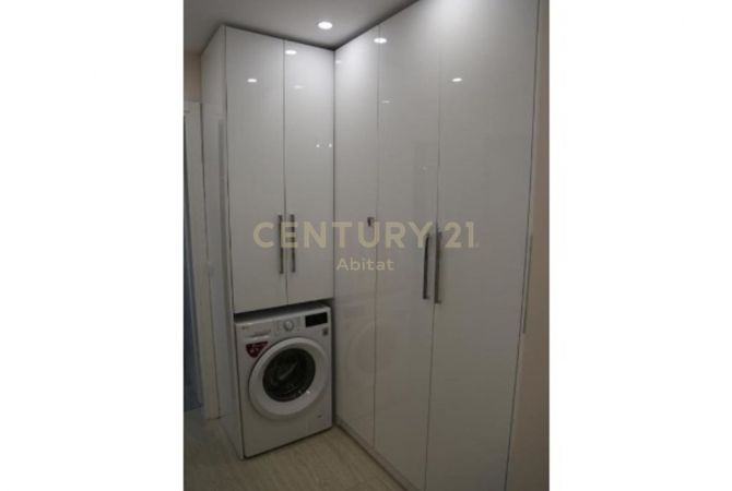 Shtepi me qera Apartament ne Tirane, 1+1, Mobilimi E mobiluar, Pagesa 575  Euro.