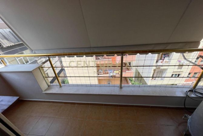 Shtepi me qera Apartament ne Tirane, 2+1, Mobilimi E mobiluar, Pagesa 650  Euro.