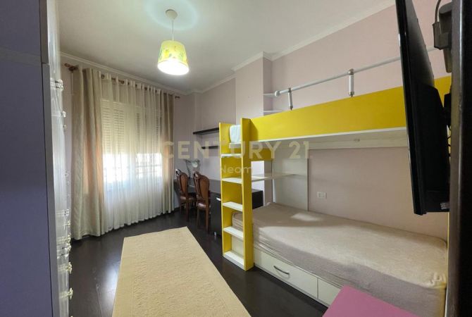 Shtepi me qera Apartament ne Tirane, 2+1, Mobilimi E mobiluar, Pagesa 650  Euro.