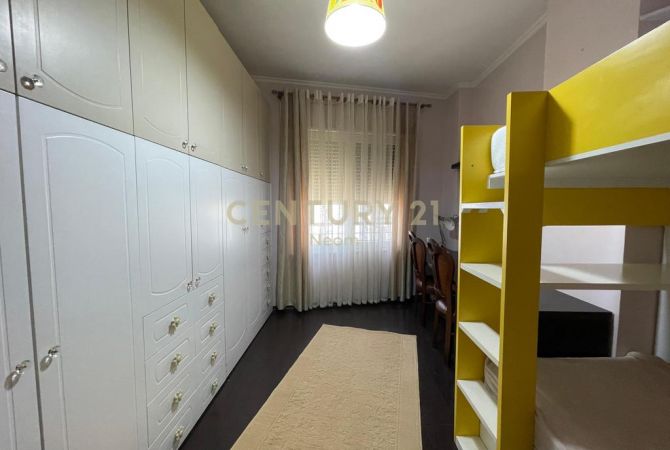 Shtepi me qera Apartament ne Tirane, 2+1, Mobilimi E mobiluar, Pagesa 650  Euro.