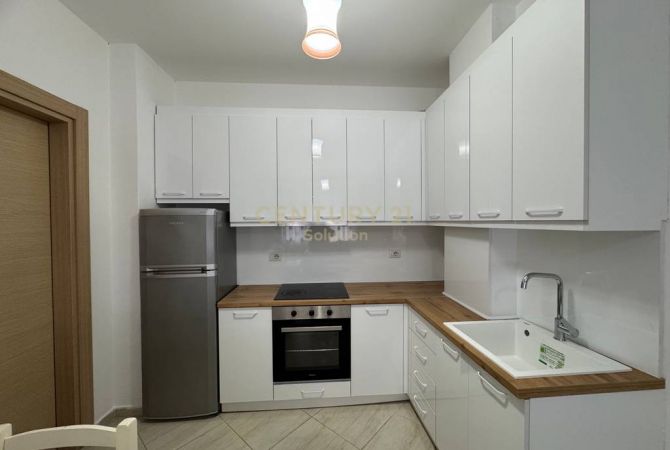 Shtepi me qera Apartament ne Tirane, 2+1, Mobilimi E mobiluar, Pagesa 500  Euro.