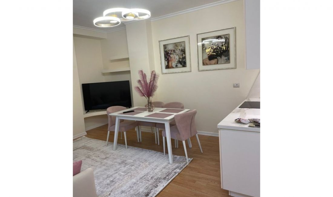 Shtepi me qera Apartament ne Tirane, 2+1, Mobilimi E mobiluar, Pagesa 1,200  Euro.