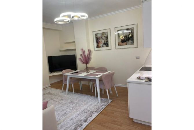 NE RRUGEN E KOSOVAREVE JAPIM ME QIRA APARTAMENT 2+1