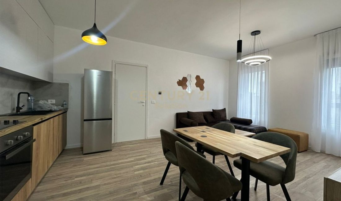 Shtepi me qera Apartament ne Tirane, 2+1, Mobilimi E mobiluar, Pagesa 800  Euro.