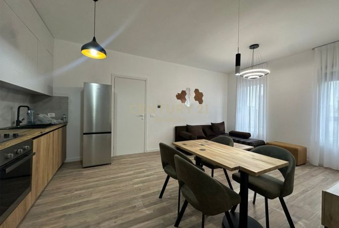 APARTAMENT 2+1+2 +VERANDE PER QIRA PRANE BULEVARDIT TE RI!