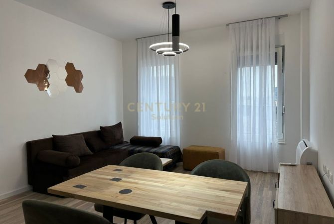 Shtepi me qera Apartament ne Tirane, 2+1, Mobilimi E mobiluar, Pagesa 800  Euro.