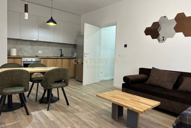 Shtepi me qera Apartament ne Tirane, 2+1, Mobilimi E mobiluar, Pagesa 800  Euro.