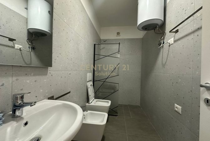 Shtepi me qera Apartament ne Tirane, 2+1, Mobilimi E mobiluar, Pagesa 800  Euro.