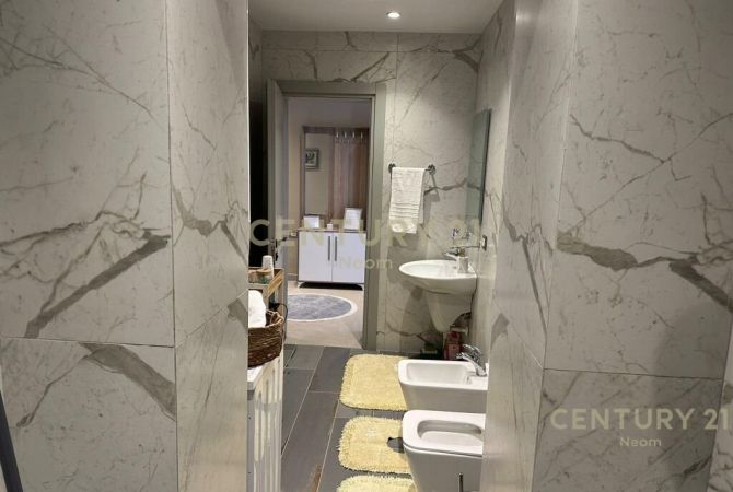 Shtepi me qera Apartament ne Tirane, 2+1, Mobilimi E mobiluar, Pagesa 650  Euro.