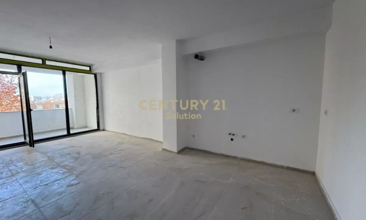 Shtepi ne shitje Apartament ne Tirane, 1+1, Mobilimi Bosh, pa mobiluar, Pagesa 109,000  Euro.