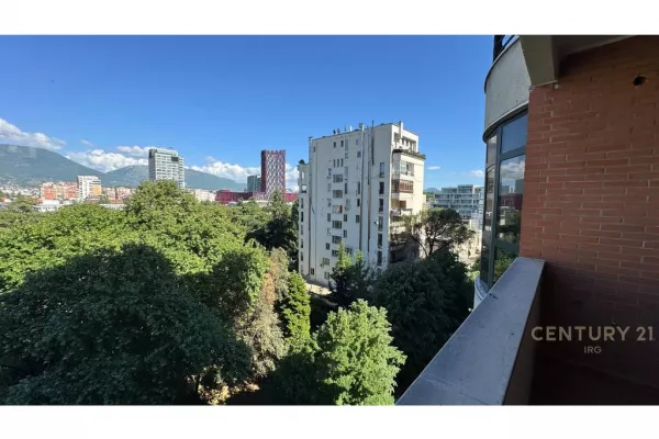 JEPET ME QIRA AMBJENT PER ZYRE NE ISH BLLOK !