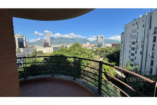 JEPET ME QIRA AMBJENT PER ZYRE NE ISH BLLOK !