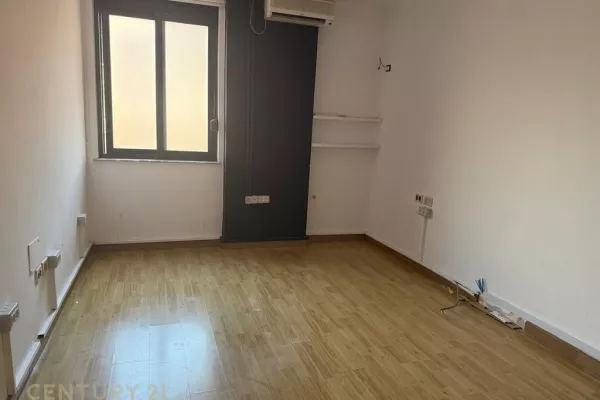 Business Property for Rent 3+1 in Tirana - 1,300 Euro