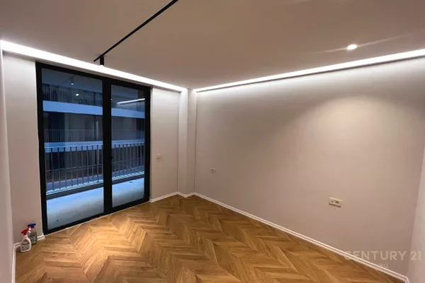 Business Property for Rent 3+1 in Tirana - 1,500 Euro