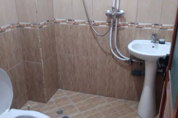 Shtepi me qera Apartament ne Tirane, 2+1, Mobilimi E mobiluar, Pagesa 400  Euro.