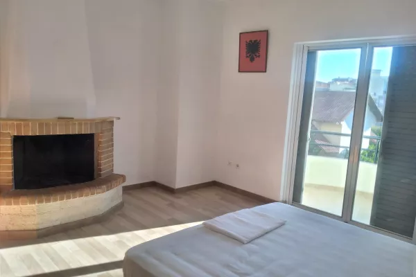 Jepet me qira 2+1 tek Fresku!