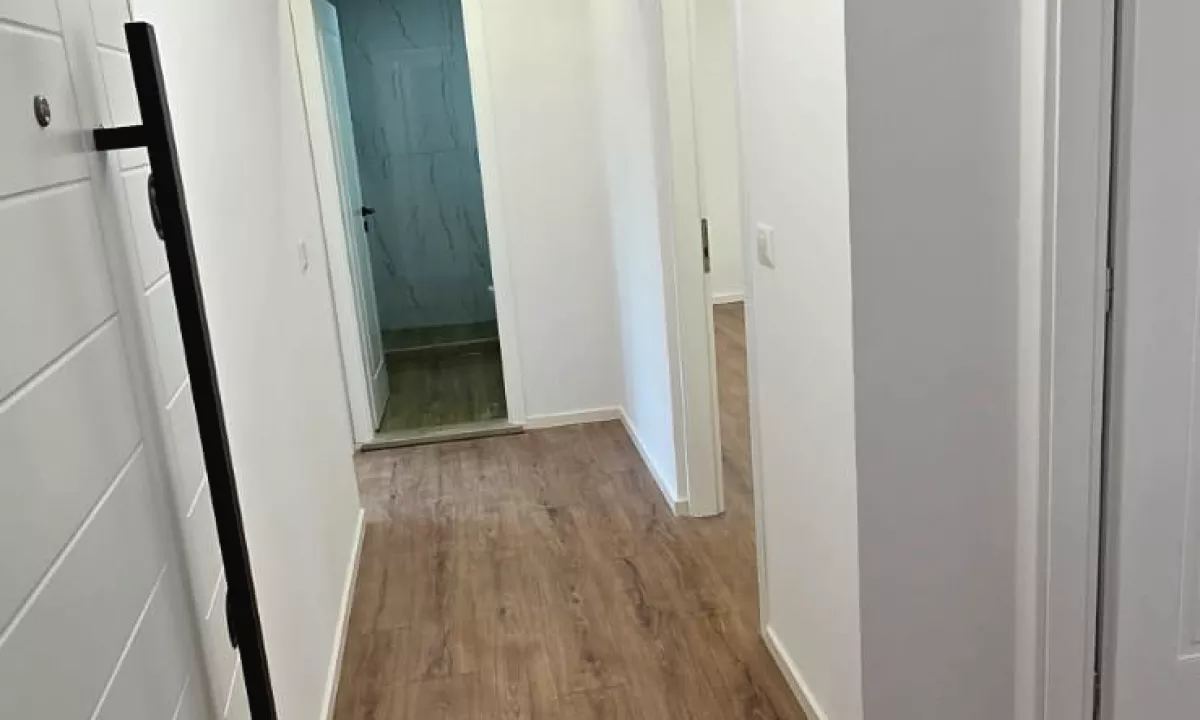 Shtepi ne shitje Apartament ne Tirane, 2+1, Mobilimi Bosh, pa mobiluar, Pagesa 169,000  Euro.