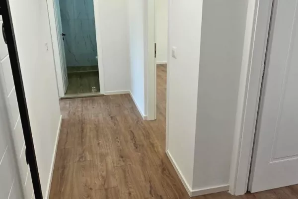 Shtepi ne shitje Apartament ne Tirane, 2+1, Mobilimi Bosh, pa mobiluar, Pagesa 169,000  Euro.