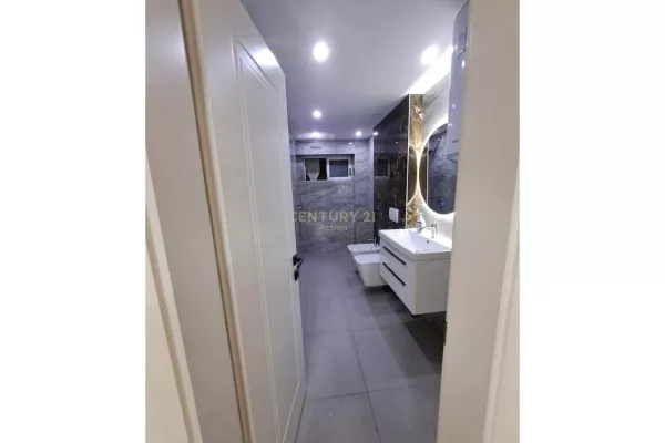 Ambient biznesi per qira tek Toptani!