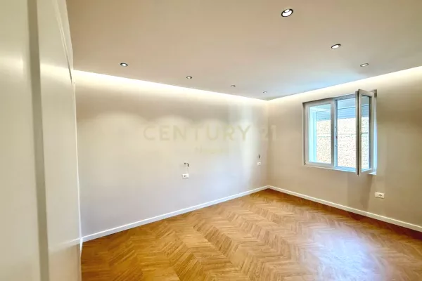 Shtepi ne shitje Apartament ne Tirane, 2+1, Mobilimi Bosh, pa mobiluar, Pagesa 255,000  Euro.