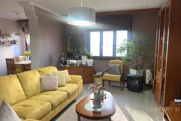 Apartament per qira tek Komuna e Parisit!