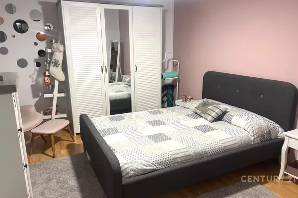 Shtepi me qera Apartament ne Tirane, 2+1, Mobilimi E mobiluar, Pagesa 1,200  Euro.
