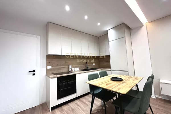 Shtepi me qera Apartament ne Tirane, 2+1, Mobilimi E mobiluar, Pagesa 1,000  Euro.