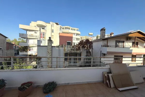 Shtepi ne shitje Apartament ne Tirane, 2+1, Mobilimi Bosh, pa mobiluar, Pagesa 145,000  Euro.