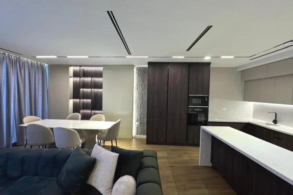 Shtepi ne shitje Apartament ne Tirane, 2+1, Mobilimi E mobiluar, Pagesa 600,000  Euro.