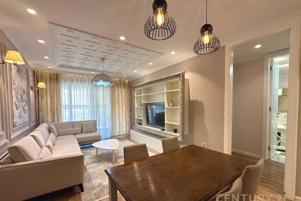 Apartament 1+1 per qira tek Komuna e Parisit!