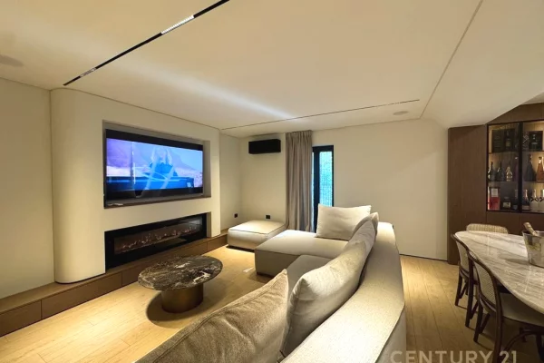 Shtepi ne shitje Apartament ne Tirane, 3+1, Mobilimi E mobiluar, Pagesa 699,000  Euro.