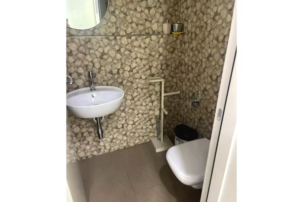 Ambient biznesi per klinike me qira!